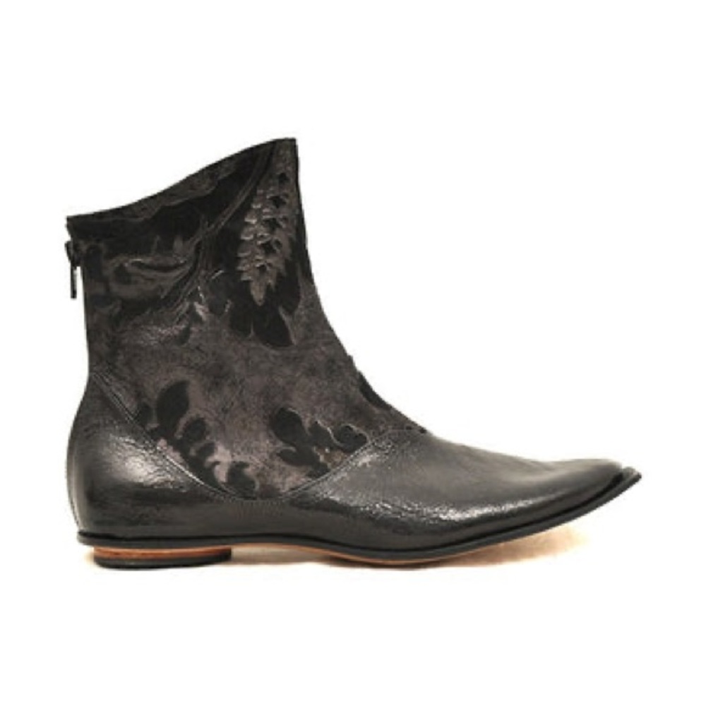Cydwoq Vintage • ‘Nude’ Handmade in USA Black Leather Women’s Ankle Boot